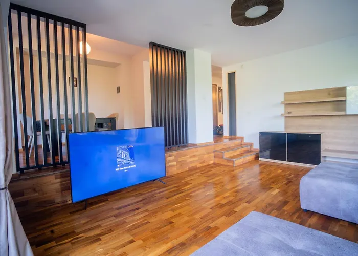 With A View 2 Apartment *